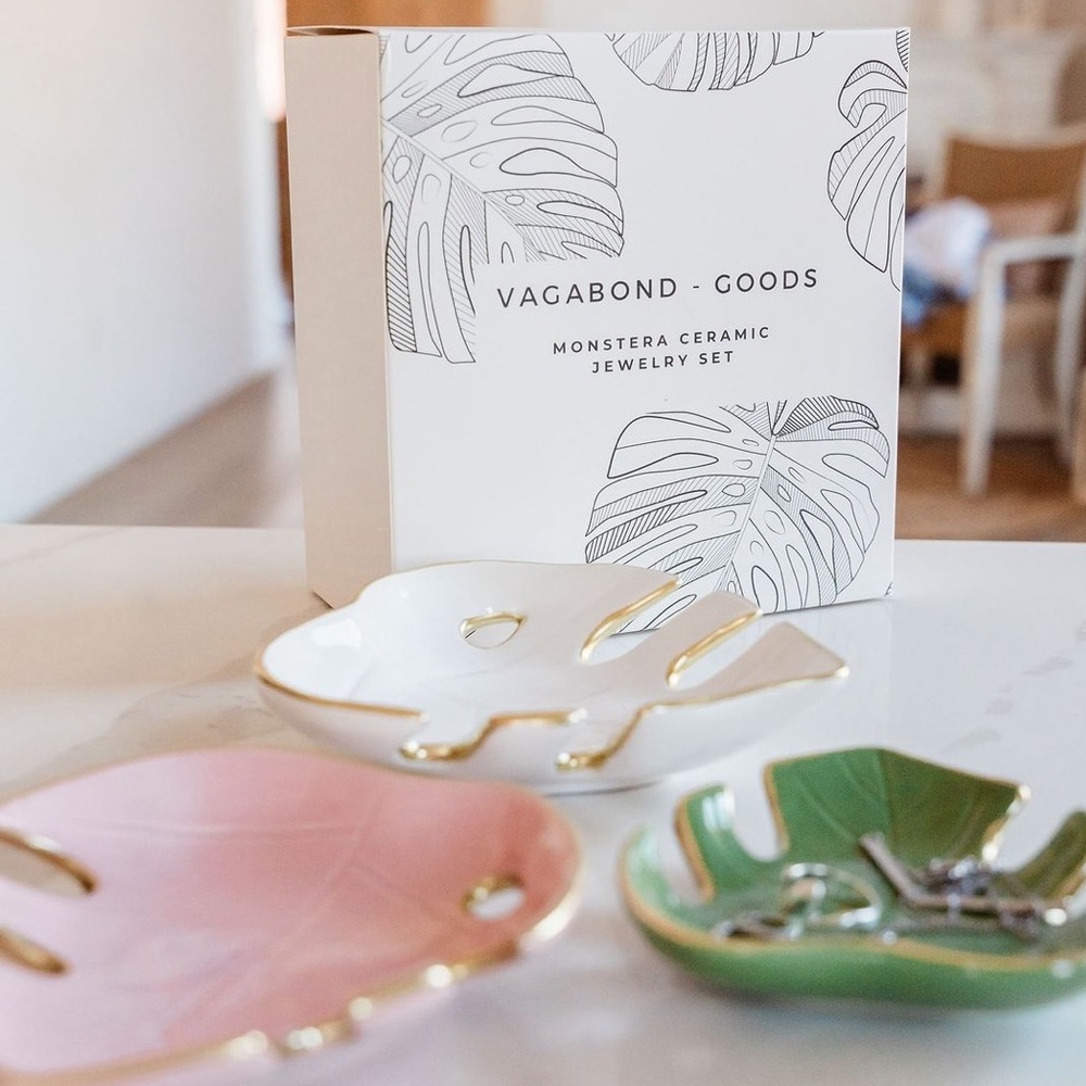 Monstera ceramic 3 pcs jewelry set @beachly brand new
